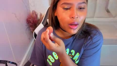 Naomi  online show from 05-26-26, 12:45
