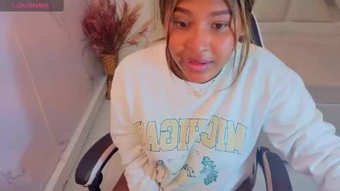 Naomi  online show from 05-28-26, 12:35