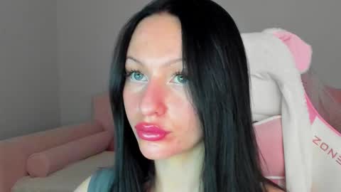 Naomi online show from 11-10-25, 05:28