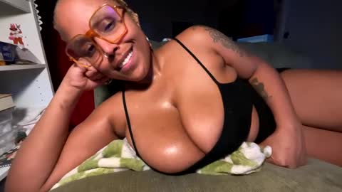 Naomigiirl6 online show from 02-02-25, 02:13