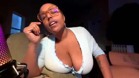 Naomigiirl6 online show from 02-25-25, 12:24