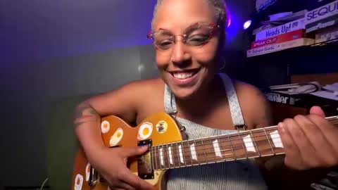 Naomigiirl6 online show from 06-05-26, 10:59