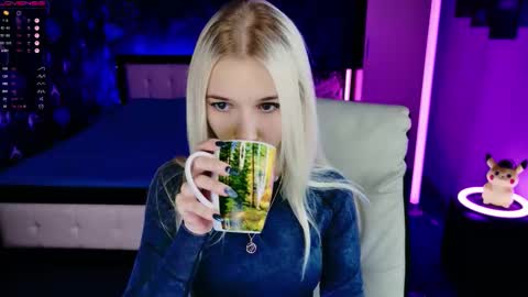 naomihita online show from 11-28-25, 04:53