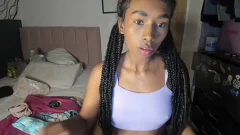 Naomii online show from 01-31-25, 04:36