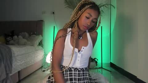 Naomii online show from 09-14-25, 12:43