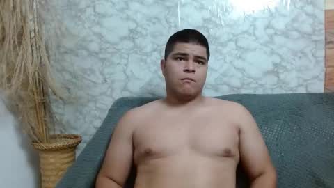 Naomi Campbel online show from 11-25-25, 08:31