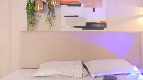 Snapshot of naomiklarc chatting on 11-12-25, 04:24 Naomi Klarc online show from 11-12-25, 04:24