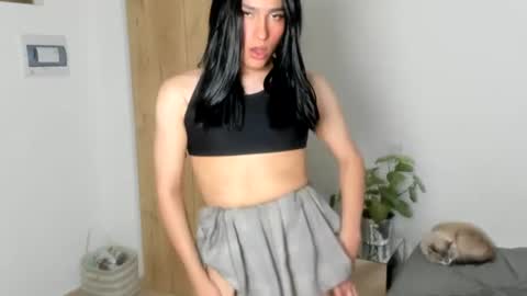 Naomi Moore online show from 06-11-26, 08:07