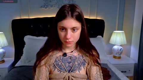 Naomi online show from 11-19-25, 05:18