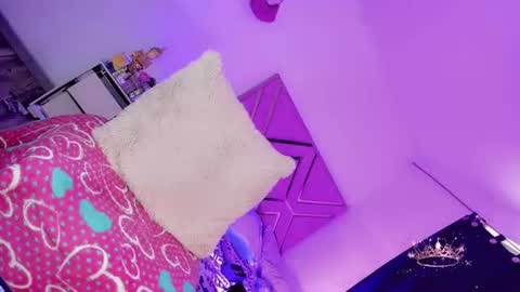 naomisaenz01 online show from 07-06-26, 03:03