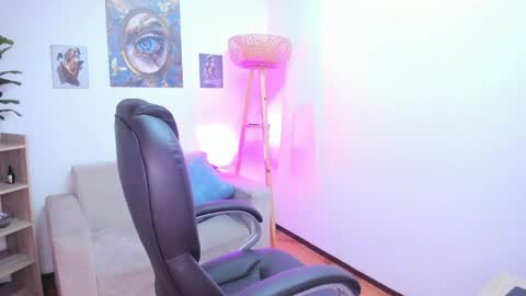 N A O M I  online show from 06-09-26, 02:56