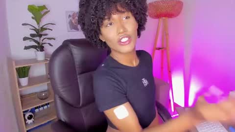 N A O M I  online show from 06-28-26, 11:05