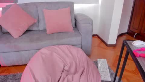 N A O M I  online show from 07-17-26, 03:50