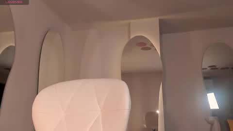 Naomi online show from 09-23-25, 01:03