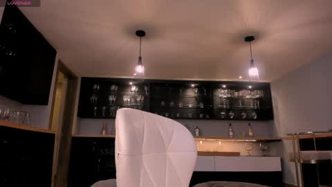 Naomi online show from 04-20-26, 01:36