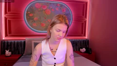 Snapshot of naomisol chatting on 10-10-25, 07:35 Naomi online show from 10-10-25, 07:35
