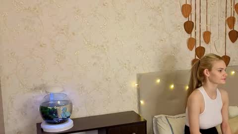 Naomi 3   online show from 12-14-25, 11:09