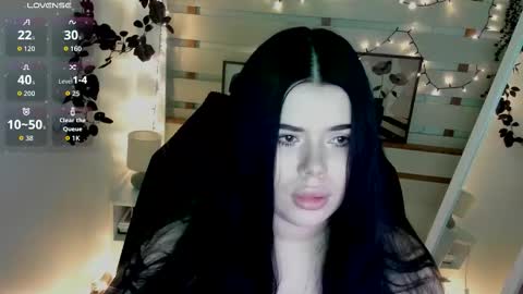 Snapshot of naomivibes chatting on 02-13-26, 01:18 Naomi online show from 02-13-26, 01:18