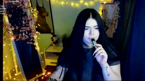 Snapshot of naomivibes chatting on 02-17-26, 09:21 Naomi online show from 02-17-26, 09:21