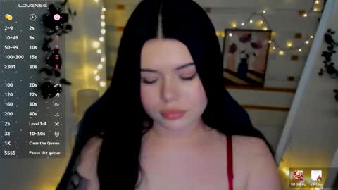 Snapshot of naomivibes chatting on 02-28-26, 10:00 Naomi online show from 02-28-26, 10:00