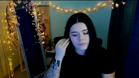 Snapshot of naomivibes chatting on 03-04-26, 02:01 Naomi online show from 03-04-26, 02:01