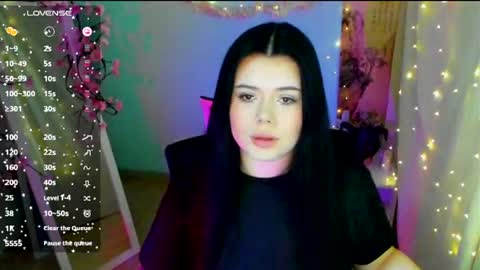 Snapshot of naomivibes chatting on 06-20-26, 07:00 Naomi online show from 06-20-26, 07:00