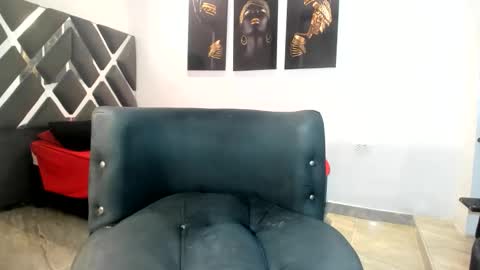 naomiwildburn online show from 11-24-25, 02:50