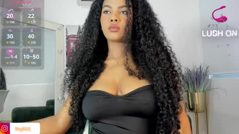 Snapshot of naomixjones1 chatting on 12-21-24, 10:19 Naomi online show from 12-21-24, 10:19