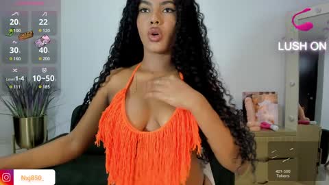 Snapshot of naomixjones1 chatting on 02-05-25, 08:46 Naomi online show from 02-05-25, 08:46