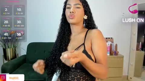 Snapshot of naomixjones1 chatting on 03-08-25, 08:57 Naomi online show from 03-08-25, 08:57