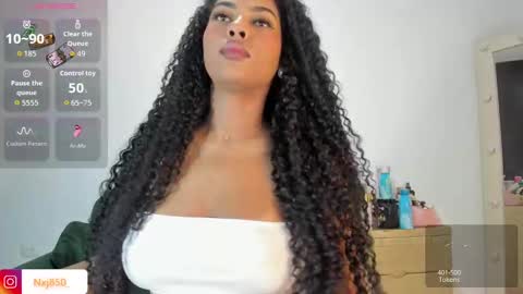 Snapshot of naomixjones1 chatting on 09-10-25, 07:25 Naomi online show from 09-10-25, 07:25