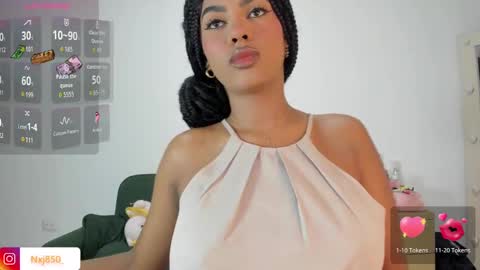 Snapshot of naomixjones1 chatting on 10-06-25, 12:08 Naomi online show from 10-06-25, 12:08