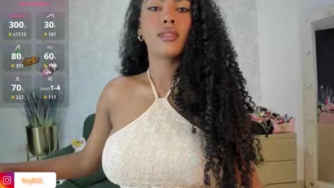 Snapshot of naomixjones1 chatting on 10-18-25, 02:58 Naomi online show from 10-18-25, 02:58