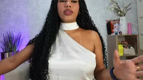 Naomi     online show from 05-28-26, 03:48