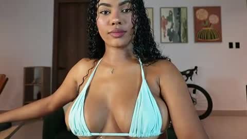 Naomi     online show from 06-25-26, 03:50