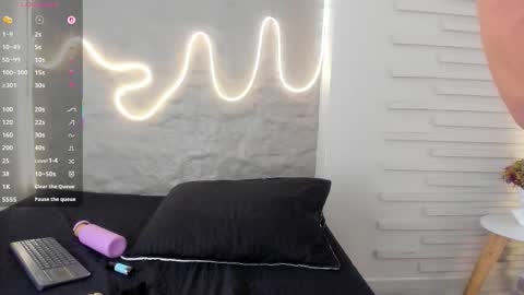 Snapshot of naomy_gyal chatting on 11-08-25, 07:01 I am Naomy online show from 11-08-25, 07:01