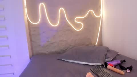 Snapshot of naomy_gyal chatting on 11-18-25, 07:40 I am Naomy online show from 11-18-25, 07:40