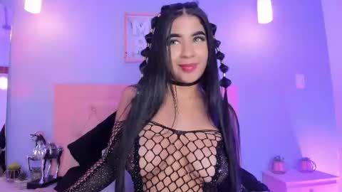 Snapshot of naomy_gyal_ chatting on 06-26-26, 07:40 Naomy online show from 06-26-26, 07:40