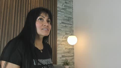 Naomy Smith online show from 12-28-24, 04:09