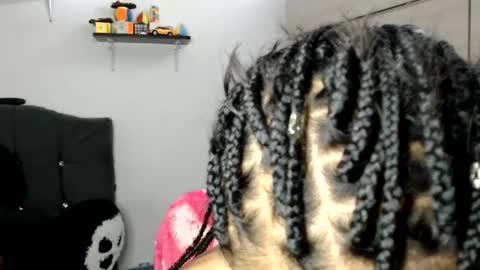 naomylux1 online show from 05-27-26, 03:47
