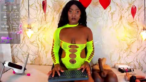 Naomy online show from 05-20-26, 08:59