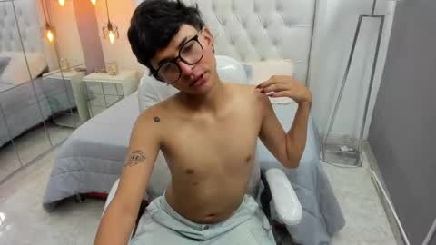 Snapshot of nash_kai11 chatting on 10-18-25, 05:57 NASH KAI online show from 10-18-25, 05:57