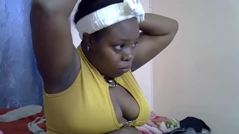 Nunu online show from 12-16-25, 06:24