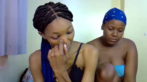 OILy Girl online show from 09-23-25, 05:10