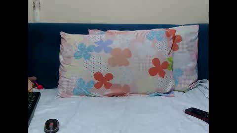 Bella online show from 11-18-25, 07:24