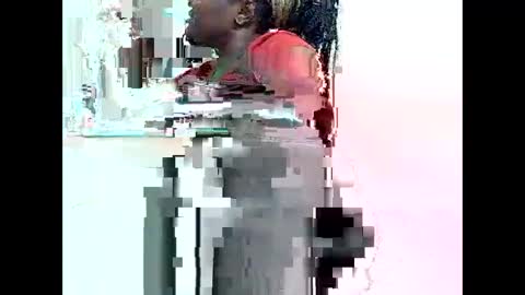 Bella online show from 05-31-26, 04:14