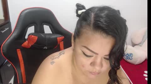 Nata Ramirez online show from 10-24-25, 05:37