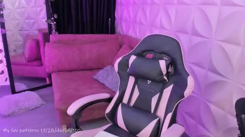 Nata online show from 10-24-25, 01:57