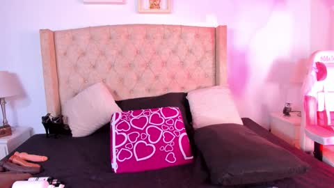 Snapshot of natalia_collinslim chatting on 10-08-25, 03:26 Natalia online show from 10-08-25, 03:26