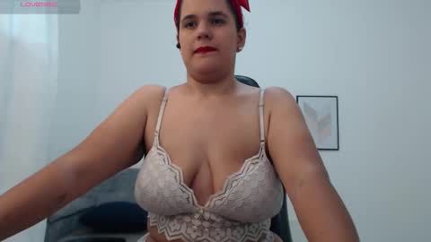 Snapshot of natalia_curvy1 chatting on 11-12-25, 06:41 Nathalia online show from 11-12-25, 06:41